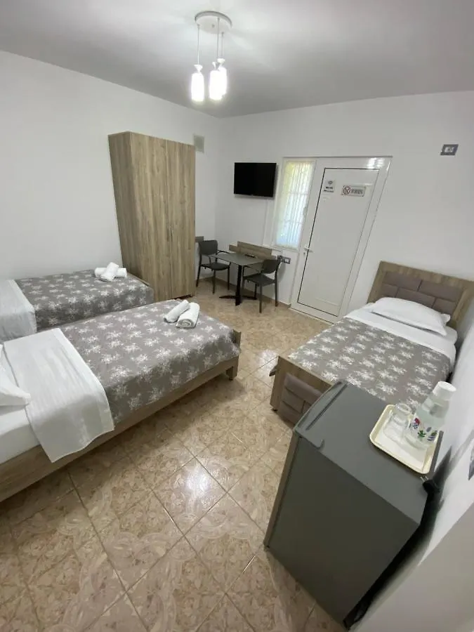 Vila Ajdinaj Berat Guest house